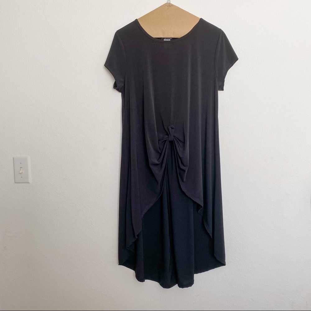 BLACK SHORT SLEEVES ASYMMETRICAL TUNIC SIZE MEDIUM
